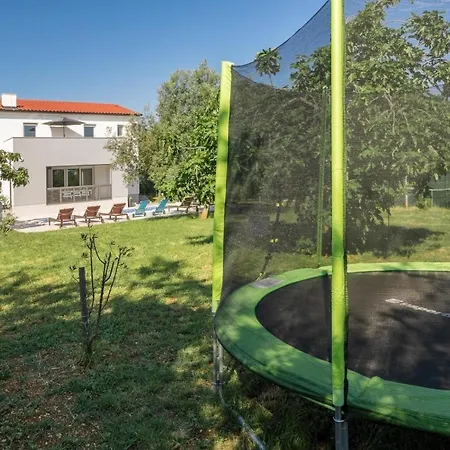 Mit Privatpool Fuer 8 Personen Ca 200 Qm In Medulin, Istrien Suedkueste Von Istrien